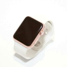 rose gold aluminum case apple watch with white sports band